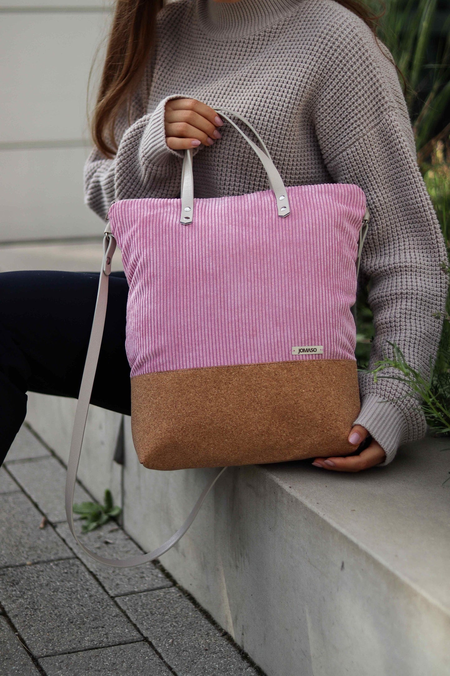 Umhängetasche mit Kork - Berlin Cord Altrosa